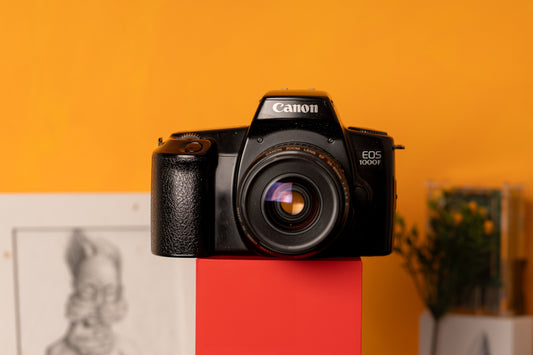 Canon EOS 1000F + obiectiv ZOOM 35-80 F4-5.6